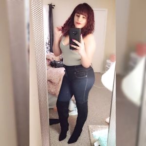 Meet your Posher, Alisnil